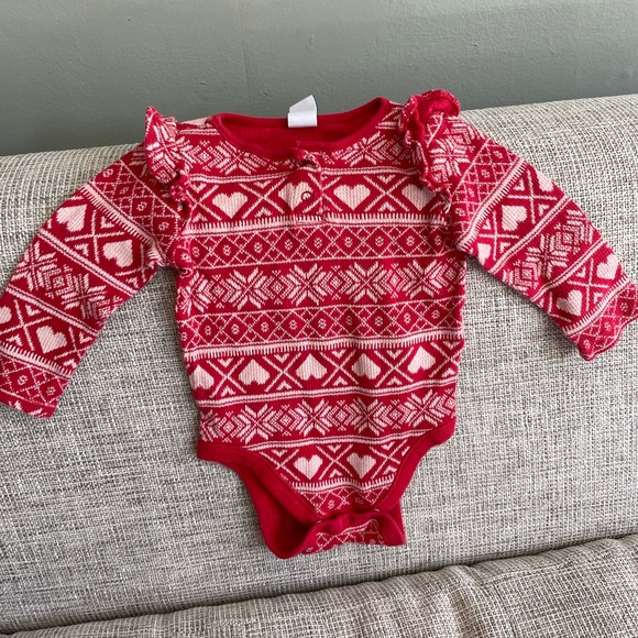Very sweet red and white loveheart onesie long sleeve worn but still life left - Picture 1 of 2